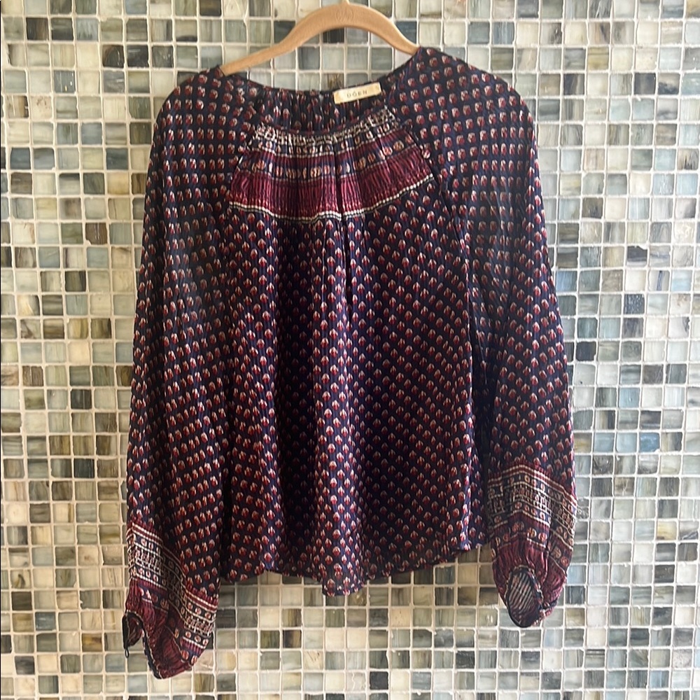 Doen Red and White Long Sleeve Pleated Blouse